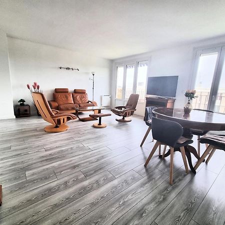 6 Appartements Et 4 Adresses A Mi-Chemin Entre Le Vieux Port Et L Ile De Re ラ・ロシェル エクステリア 写真