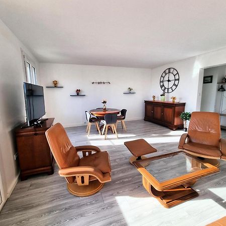 6 Appartements Et 4 Adresses A Mi-Chemin Entre Le Vieux Port Et L Ile De Re ラ・ロシェル エクステリア 写真