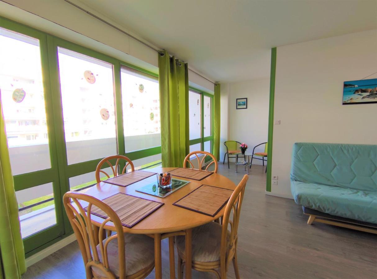 6 Appartements Et 4 Adresses A Mi-Chemin Entre Le Vieux Port Et L Ile De Re ラ・ロシェル エクステリア 写真