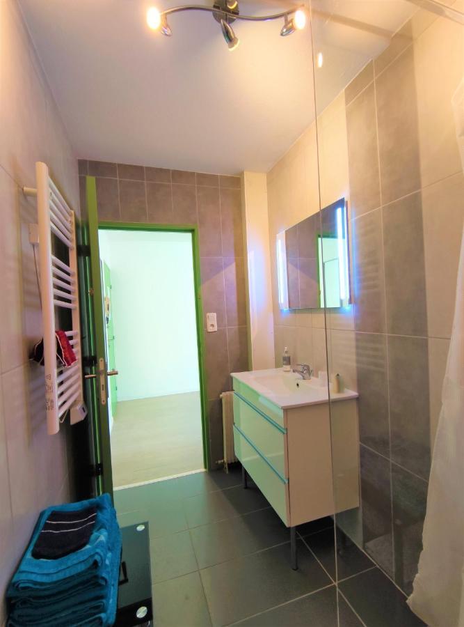 6 Appartements Et 4 Adresses A Mi-Chemin Entre Le Vieux Port Et L Ile De Re ラ・ロシェル エクステリア 写真
