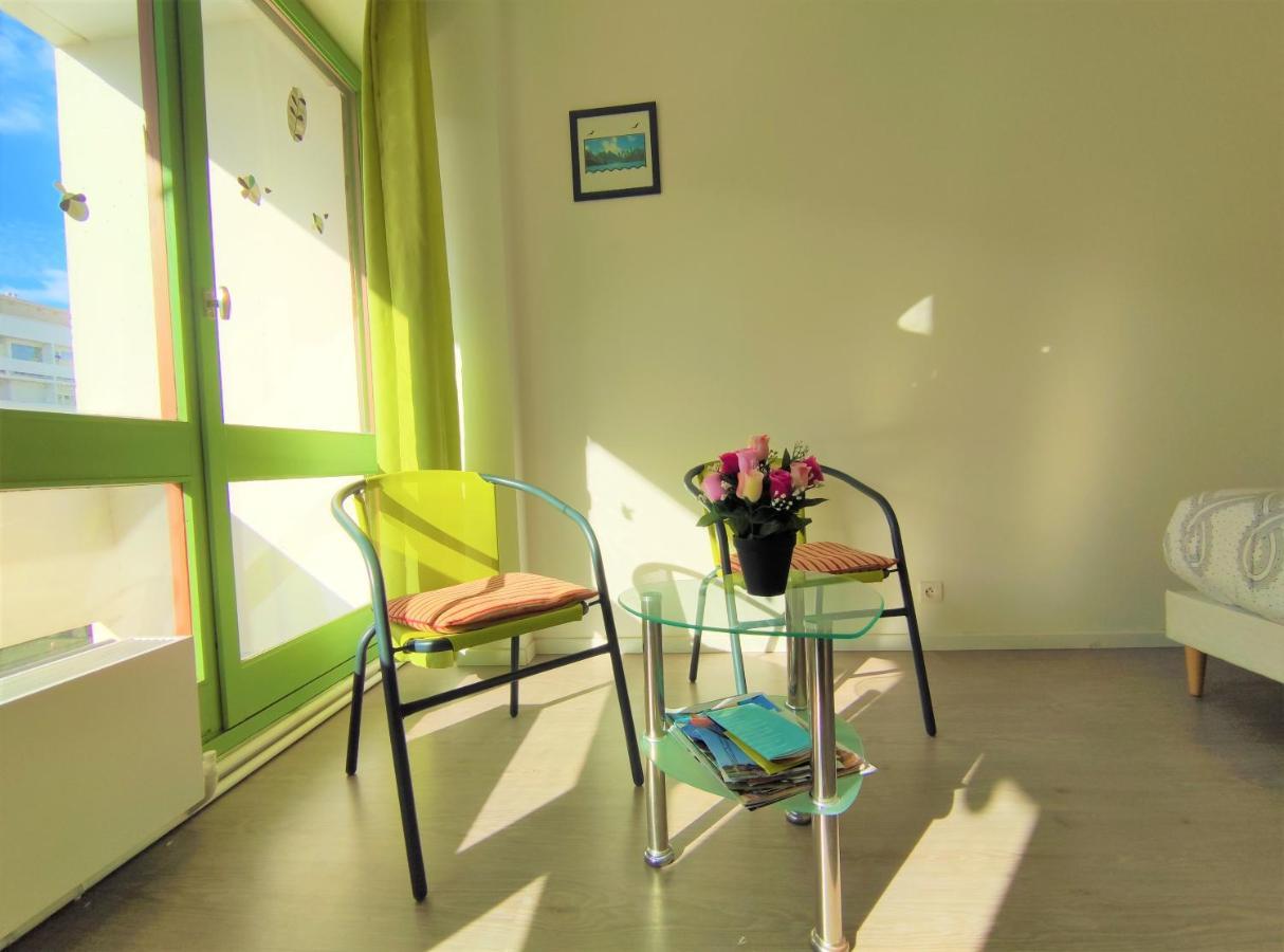6 Appartements Et 4 Adresses A Mi-Chemin Entre Le Vieux Port Et L Ile De Re ラ・ロシェル エクステリア 写真
