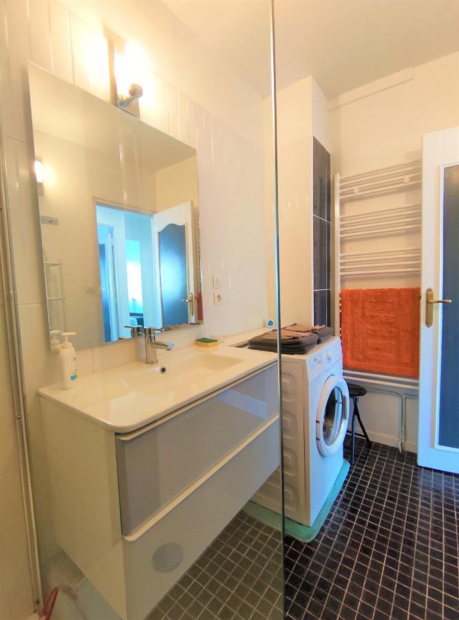 6 Appartements Et 4 Adresses A Mi-Chemin Entre Le Vieux Port Et L Ile De Re ラ・ロシェル エクステリア 写真