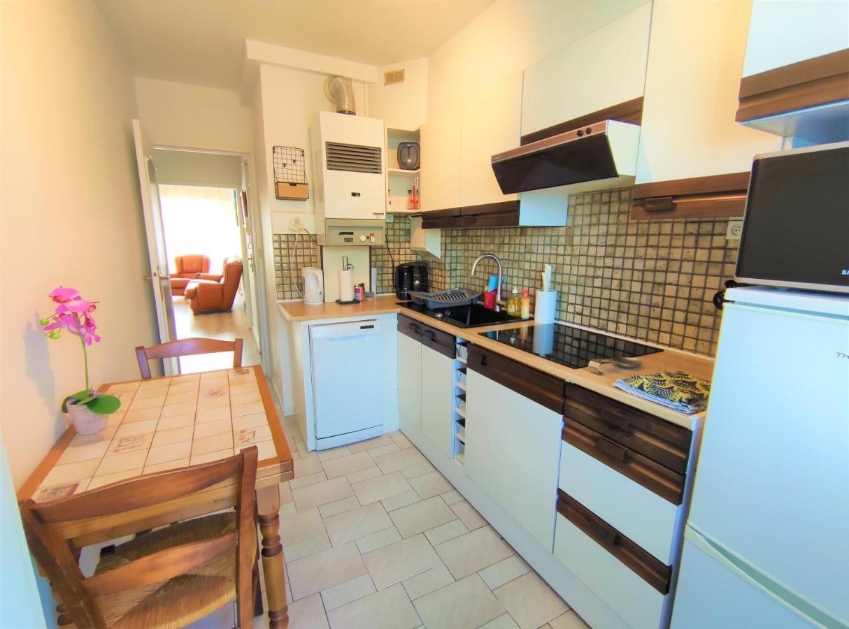 6 Appartements Et 4 Adresses A Mi-Chemin Entre Le Vieux Port Et L Ile De Re ラ・ロシェル エクステリア 写真