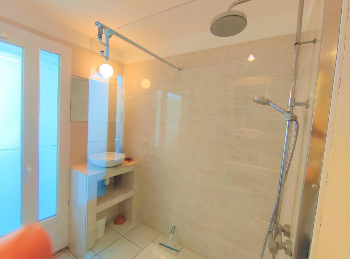 6 Appartements Et 4 Adresses A Mi-Chemin Entre Le Vieux Port Et L Ile De Re ラ・ロシェル エクステリア 写真