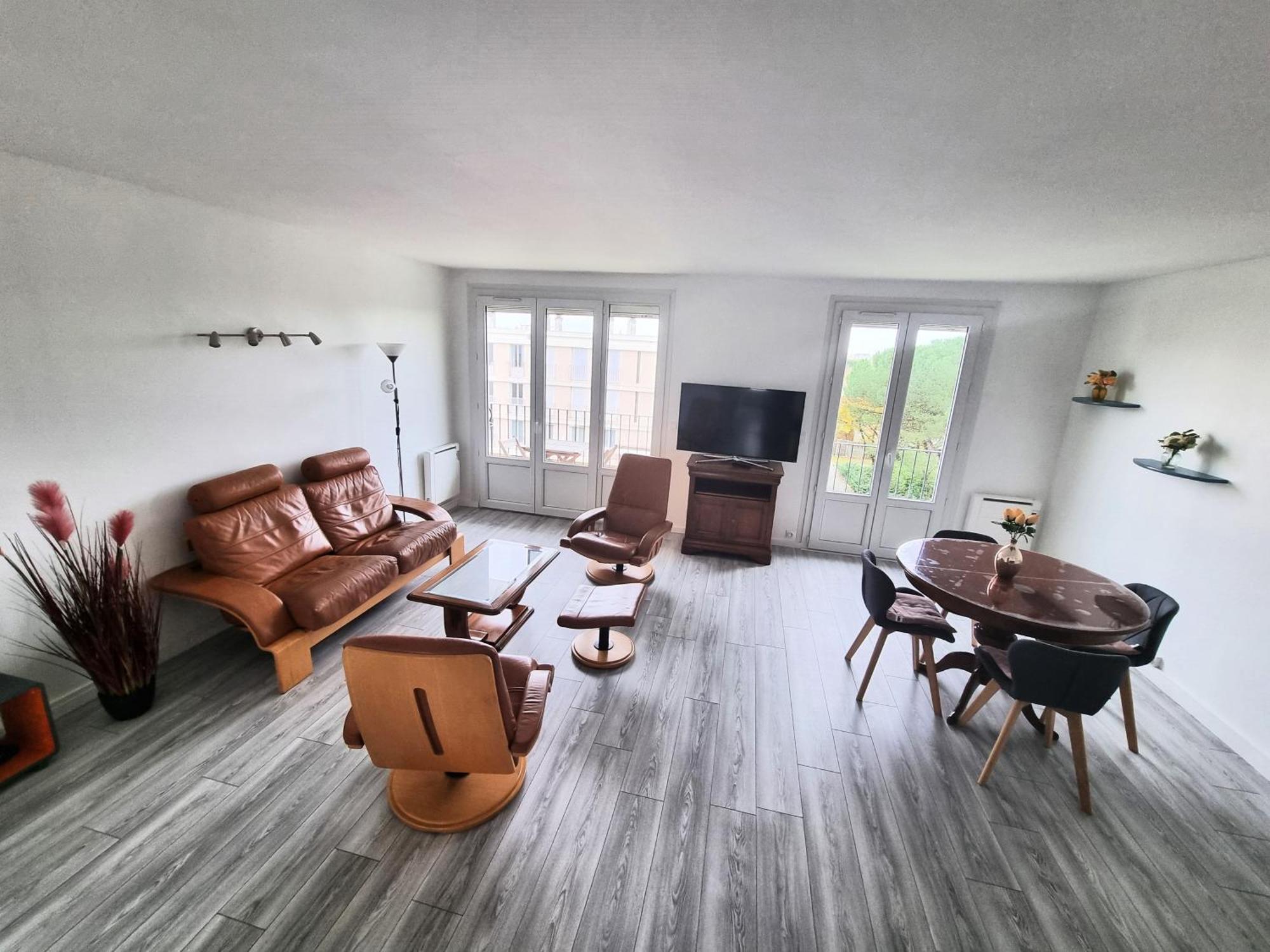 6 Appartements Et 4 Adresses A Mi-Chemin Entre Le Vieux Port Et L Ile De Re ラ・ロシェル エクステリア 写真